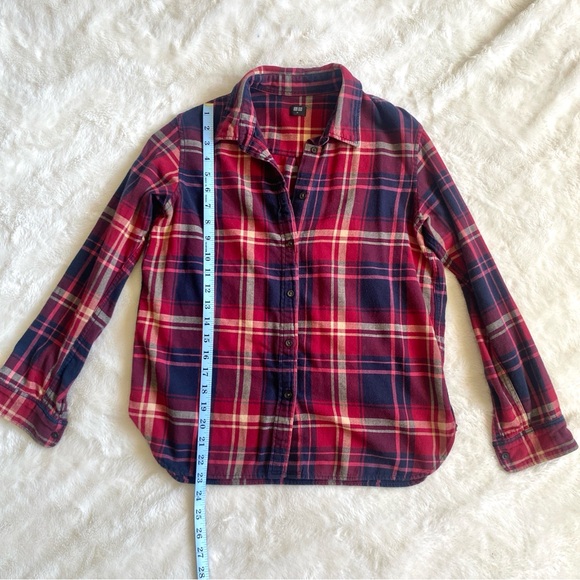 Uniqlo Plaid Flannel Button Down Shirt - Red - Picture 6 of 9
